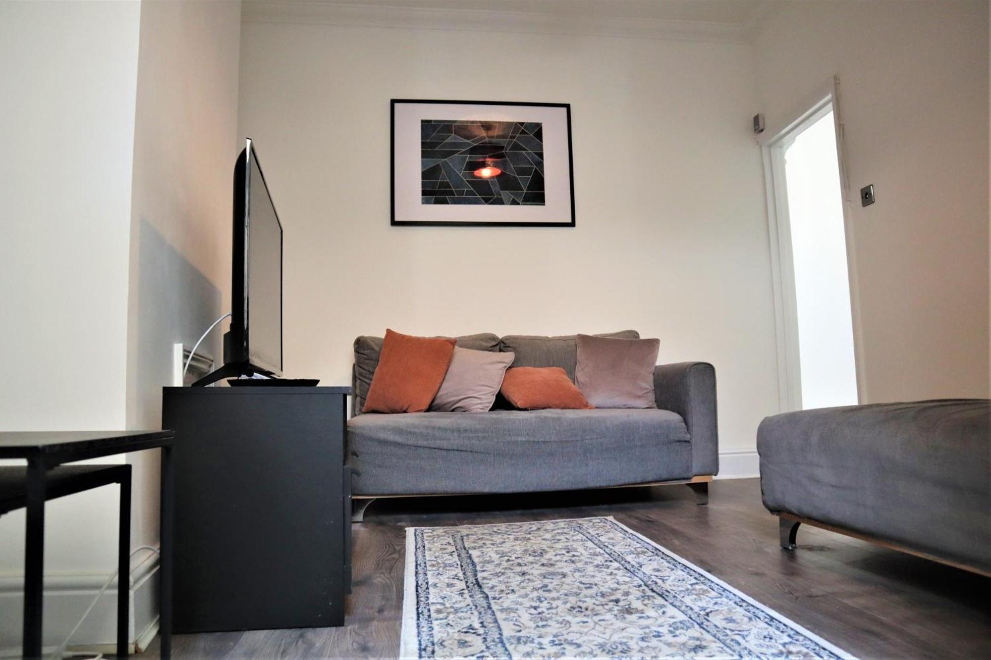 Victoria 4 Bedroom Serviced House Short Lets - Near Northampton Gen Hosp & Town Centre Εξωτερικό φωτογραφία