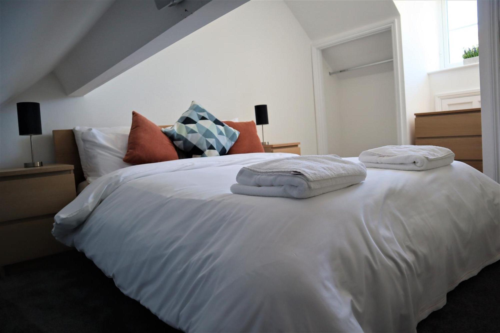 Victoria 4 Bedroom Serviced House Short Lets - Near Northampton Gen Hosp & Town Centre Εξωτερικό φωτογραφία