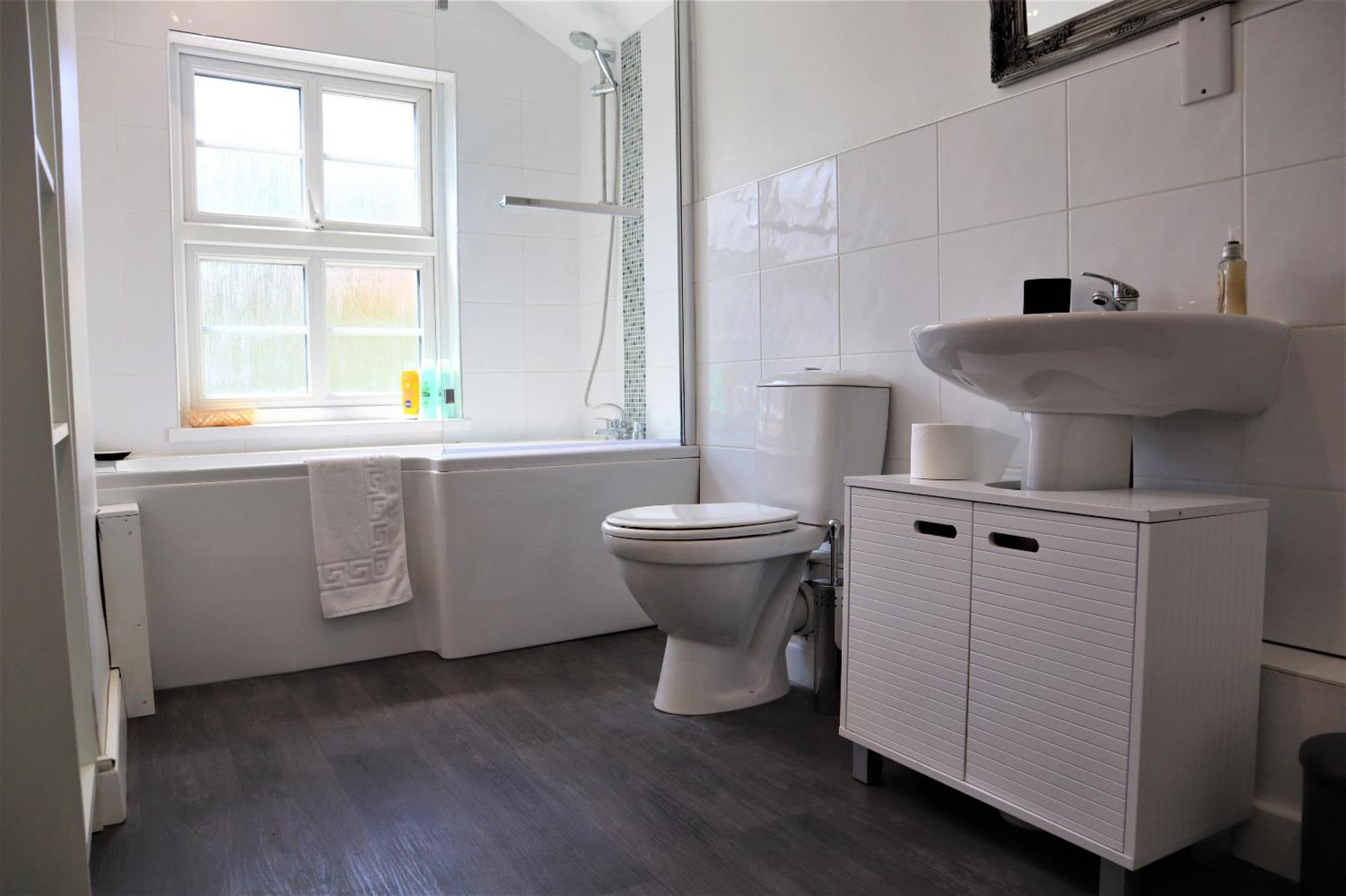 Victoria 4 Bedroom Serviced House Short Lets - Near Northampton Gen Hosp & Town Centre Εξωτερικό φωτογραφία